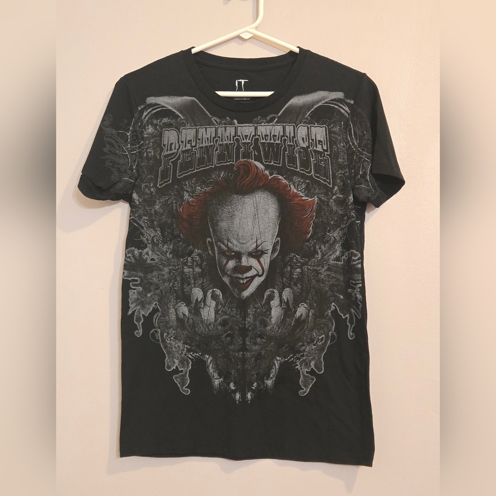 IT Pennywise Horror Halloween Shirt Size Small